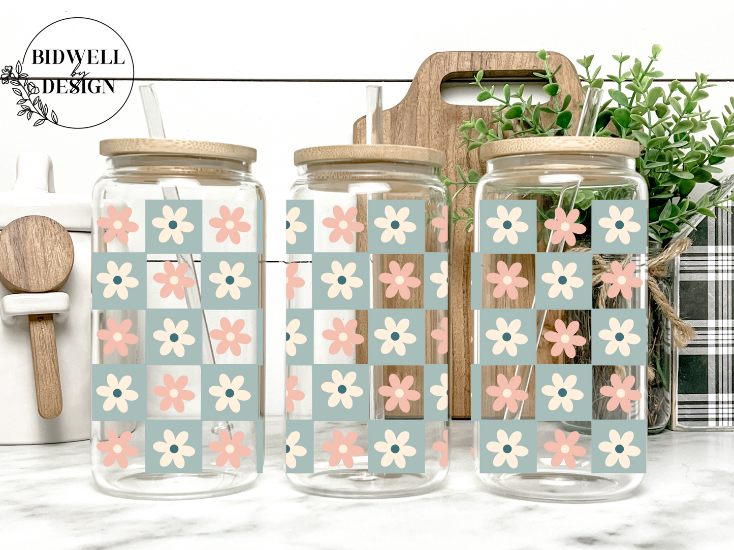 Pastel Checkered Daisy Glass Can Wrap